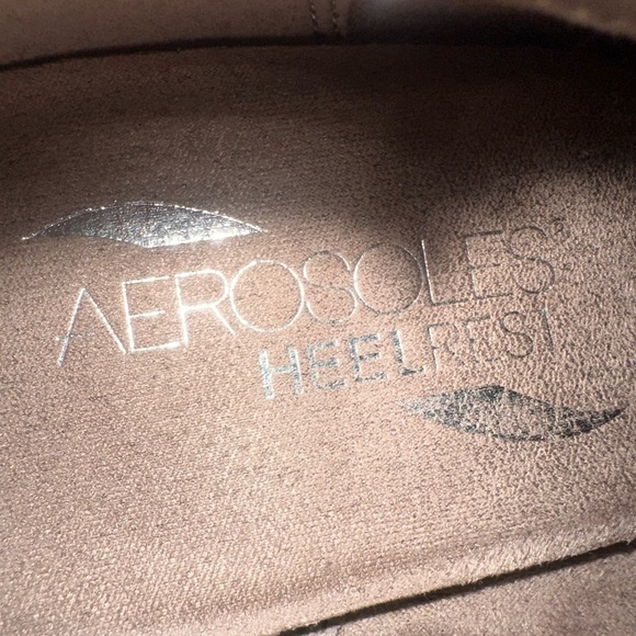 Aerosoles Heel Rest NWOT Ankle Booties Burgundy Size 7 - Picture 4 of 5